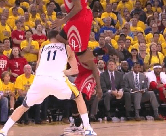 Klay Thompson Gets Knee To The Face As Warriors Win Series vs Rockets (VIDEO)