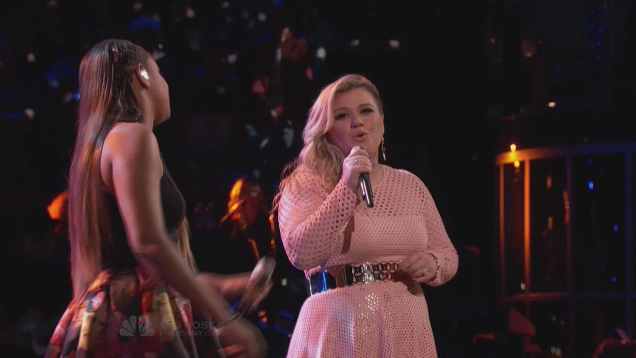 Koryn Hawthorne and Kelly Clarkson Sing 'I'd Rather Go Blind' on The Voice 2015 Finale (VIDEO)