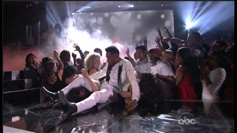 Miguel Is Finally Getting Sued for that Botched Billboard Music Awards Jump