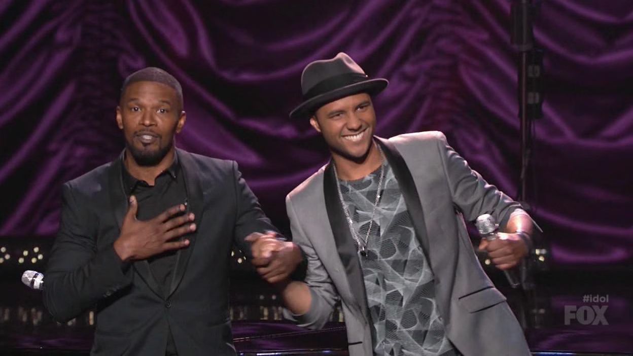 Rayvon Owen and Jamie Foxx sing 'In Love By Now' on American Idol