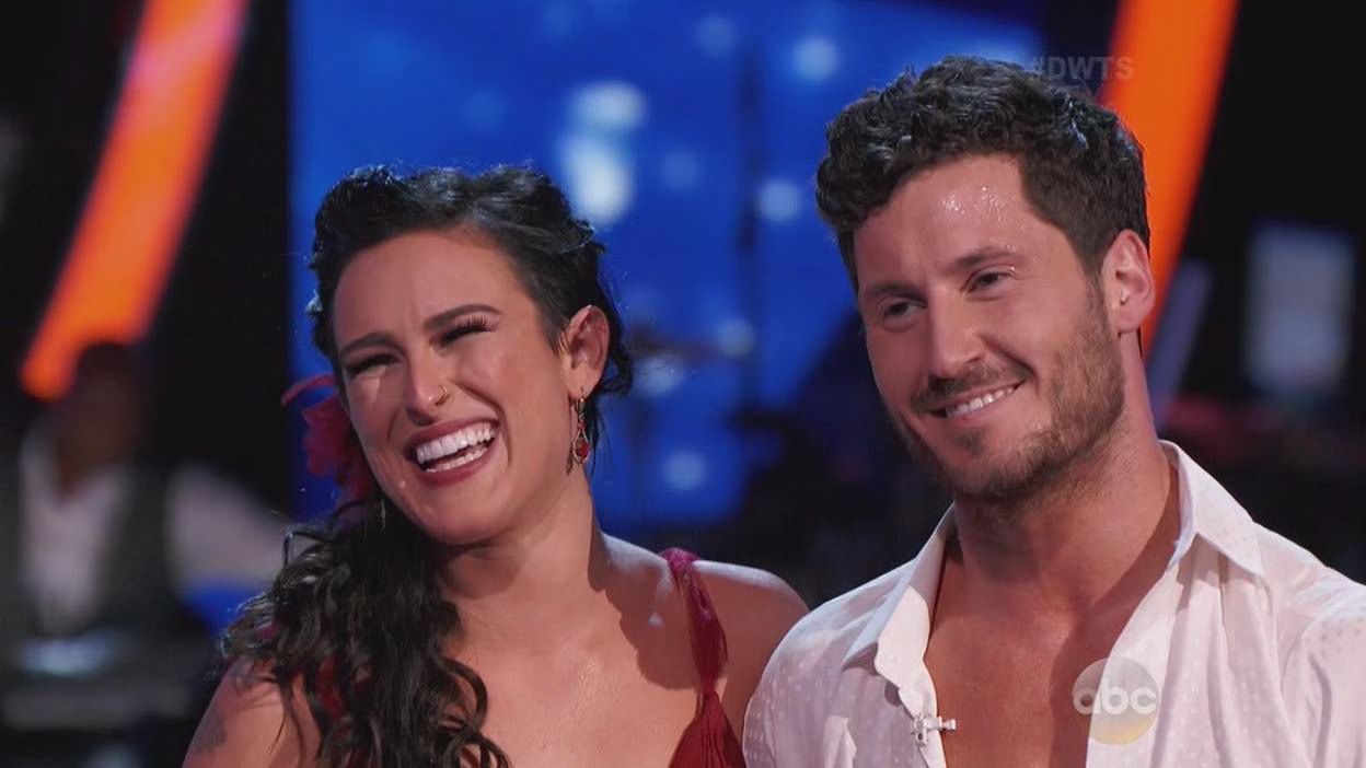 Rumer Willis and Val Chmerkovskiy dance PERFECT Rumba (VIDEO)