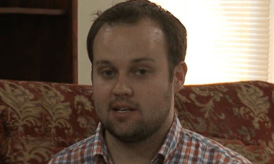 TLC May Not Cancel '19 Kids And Counting' And Just Fire Josh Duggar After Child Molesting Scandal