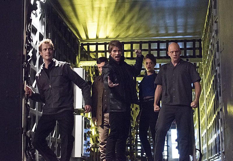'The Flash' Review Barry Goes Dark In the Thrilling 'Rogue Air'