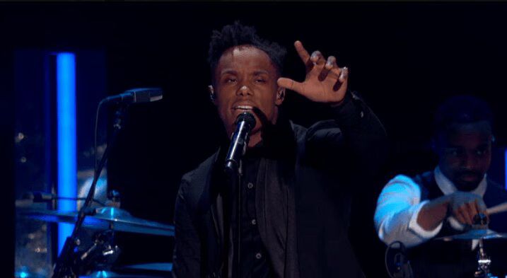Avery Wilson Showcases Stunning Voice at BET Awards 2015 (VIDEO)