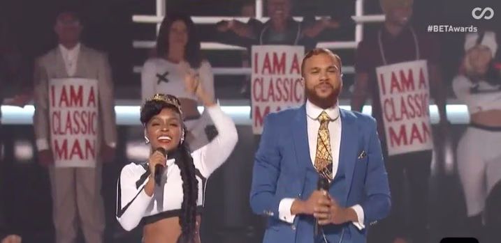 Janelle Monae and Jidenna perorm 'Yoga' and 'Classic Man' at the BET Awards 2015 (VIDEO)
