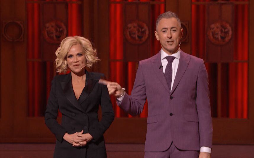 Kristin Chenoweth and Alan Cumming Open Tony Awards 2015 As Co-Hosts (VIDEO)