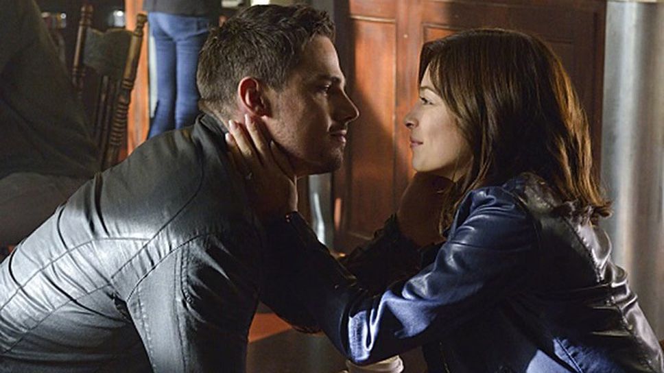 Beauty and the Beast - Vincent and Cat save each other