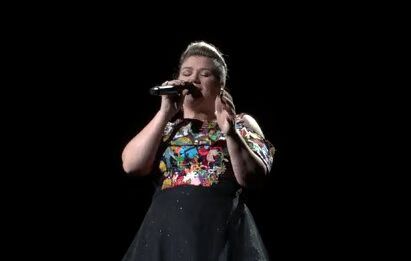 Kelly Clarkson Covers 'Bye Bye Bye' By 'NSYNC (VIDEO)