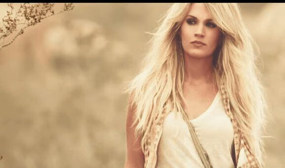 Carrie Underwood Releases Sizzling Hot 'Smoke Break' Video