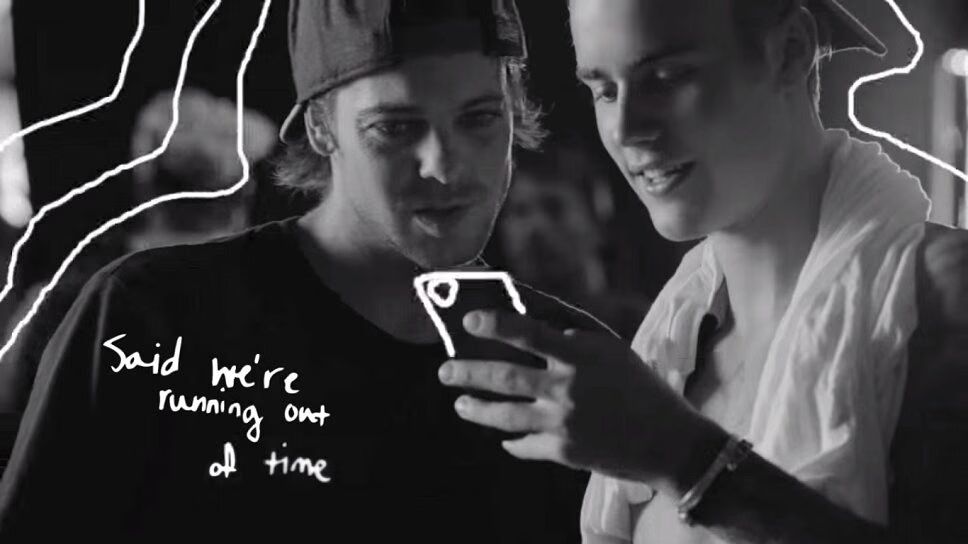 Justin Bieber Premieres Lyric Video for 'What Do You Mean' (VIDEO)