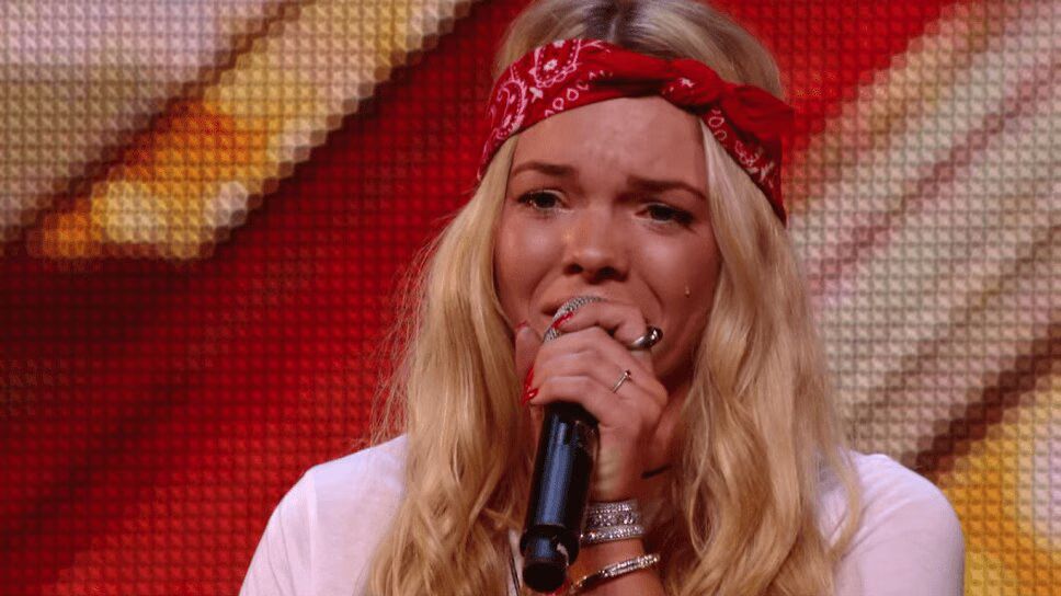 Nervous Singer Earns Standing Ovation from Judges on The X Factor UK 2015 (VIDEO)