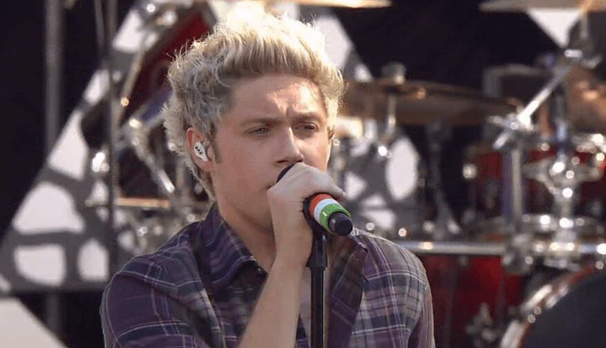 One Direction Performs Drag Me Down On Tv For First Time Ever