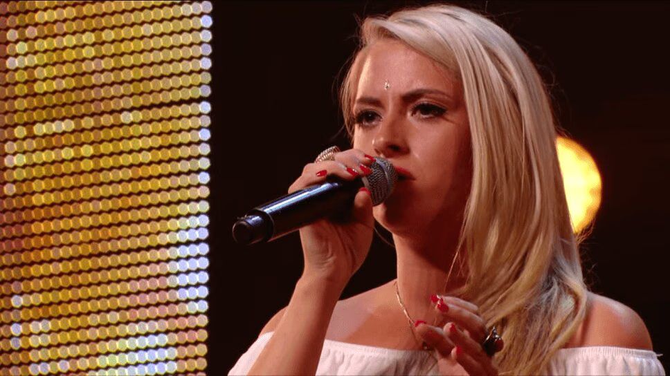 Shy Singer Stuns Judges With Emotional Song on The X Factor UK 2015 (VIDEO)