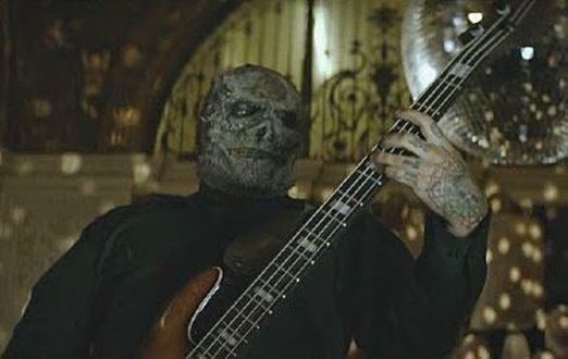 Slipknot Bassist Rushed To Hospital In Middle Of Concert (VIDEO)