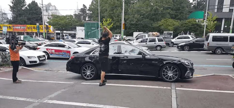 Enraged Man Destroys Brand New Mercedes S63 With a Golf Club (VIDEO)