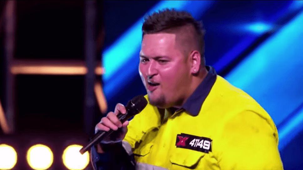 Railway Worker Earns Standing Ovation on The X Factor Australia 2015 (VIDEO)