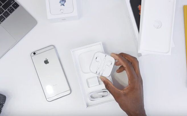 iPhone 6s and 6s Plus First Look Unboxing! (VIDEO)