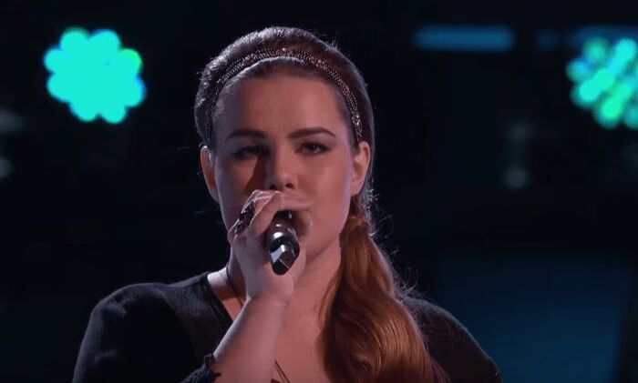 16-Year-Old Shelby Brown Sings 'Stars' on The Voice 2015 (VIDEO)