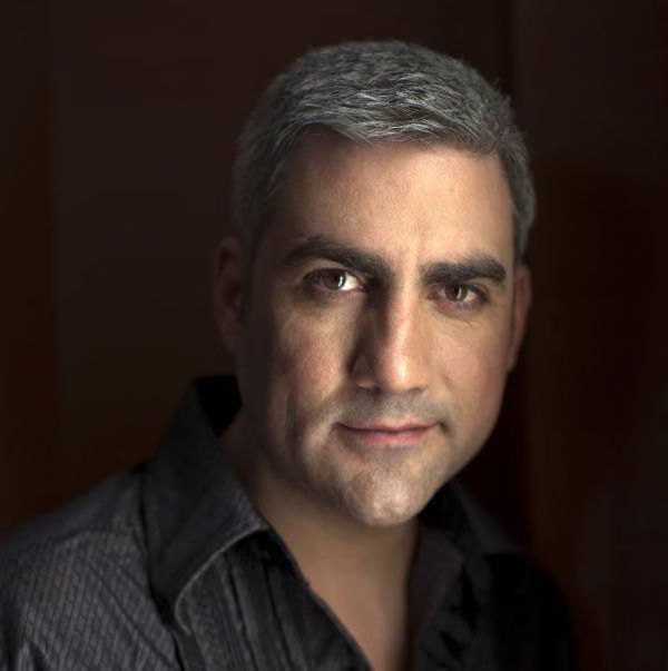 'American Idol' Winner Taylor Hicks Opens Barbecue and Soul-Food Restaurant
