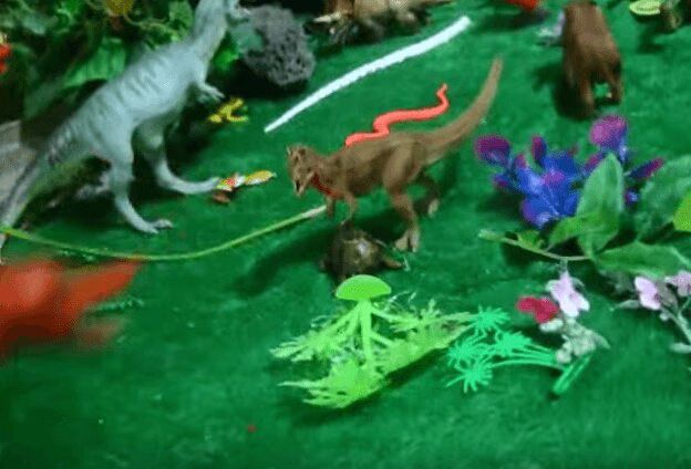 YouTube Kid with 22 Subscribers Has Been Making Epic Dinosaur Videos Every Day For 4 Months