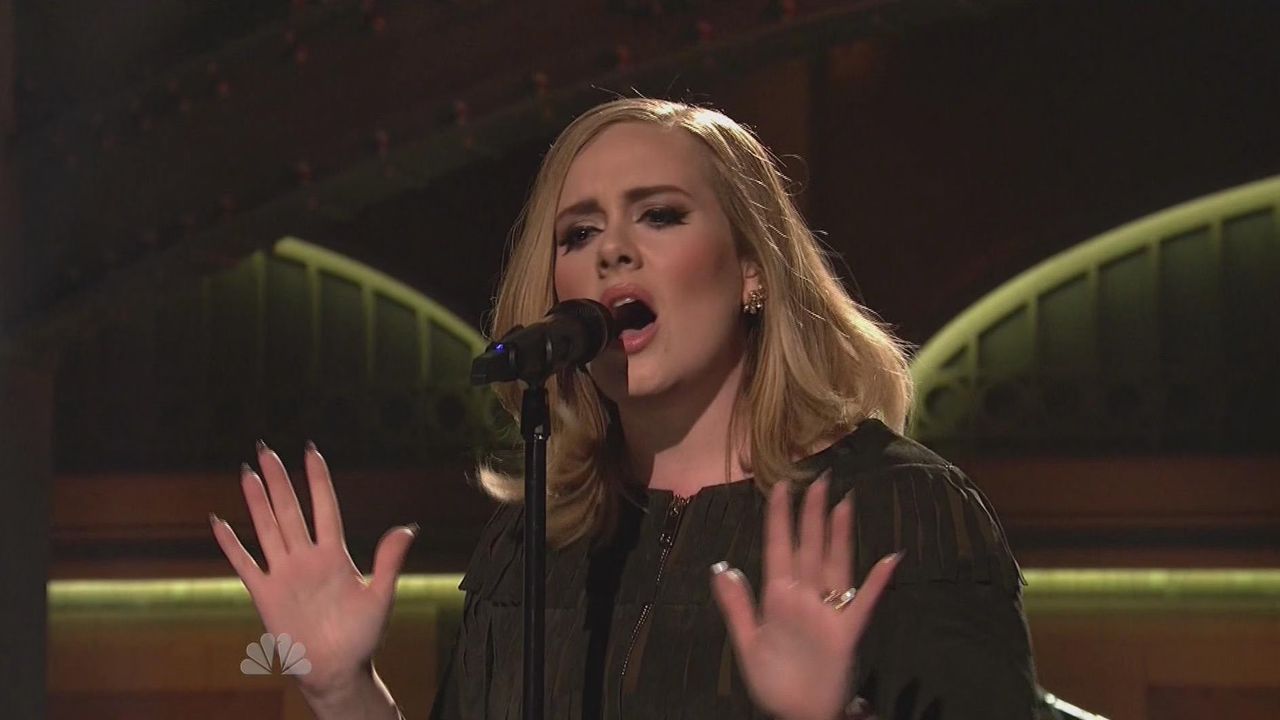 Adele sings 'Hello' on SNL Saturday Night Live (VIDEO)