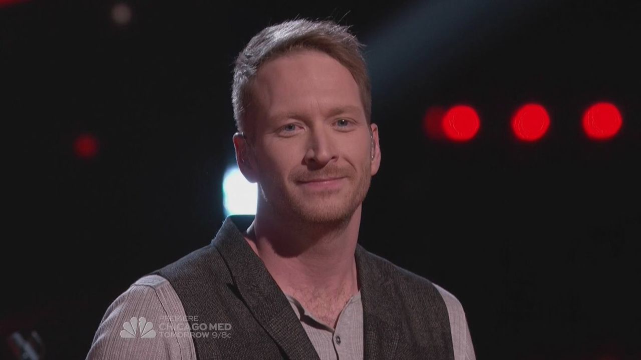 Barrett Baber sings 'Right Here Waiting' on The Voice 9 Top 12 (VIDEO)