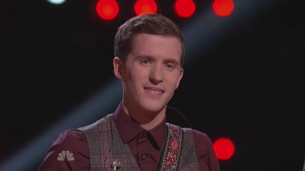 Evan McKeel Sings 'Smile' on The Voice (VIDEO)