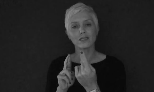 'Hello' By Adele In Sign Language Will Make Your Heart Melt (VIDEO)