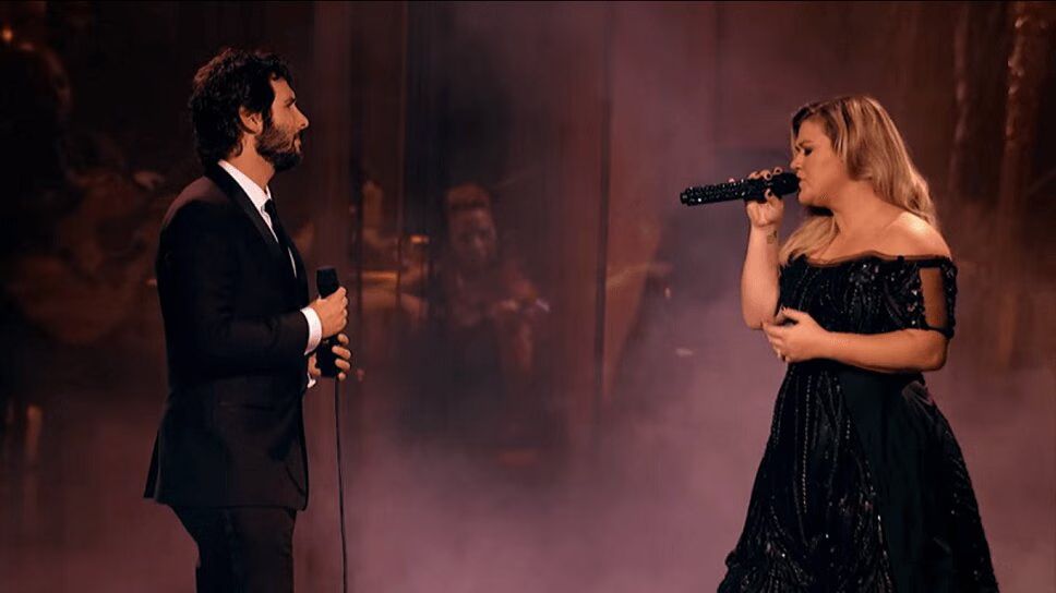 Kelly Clarkson and Josh Groban Stun With Phantom of the Opera Duet for PBS (VIDEO)