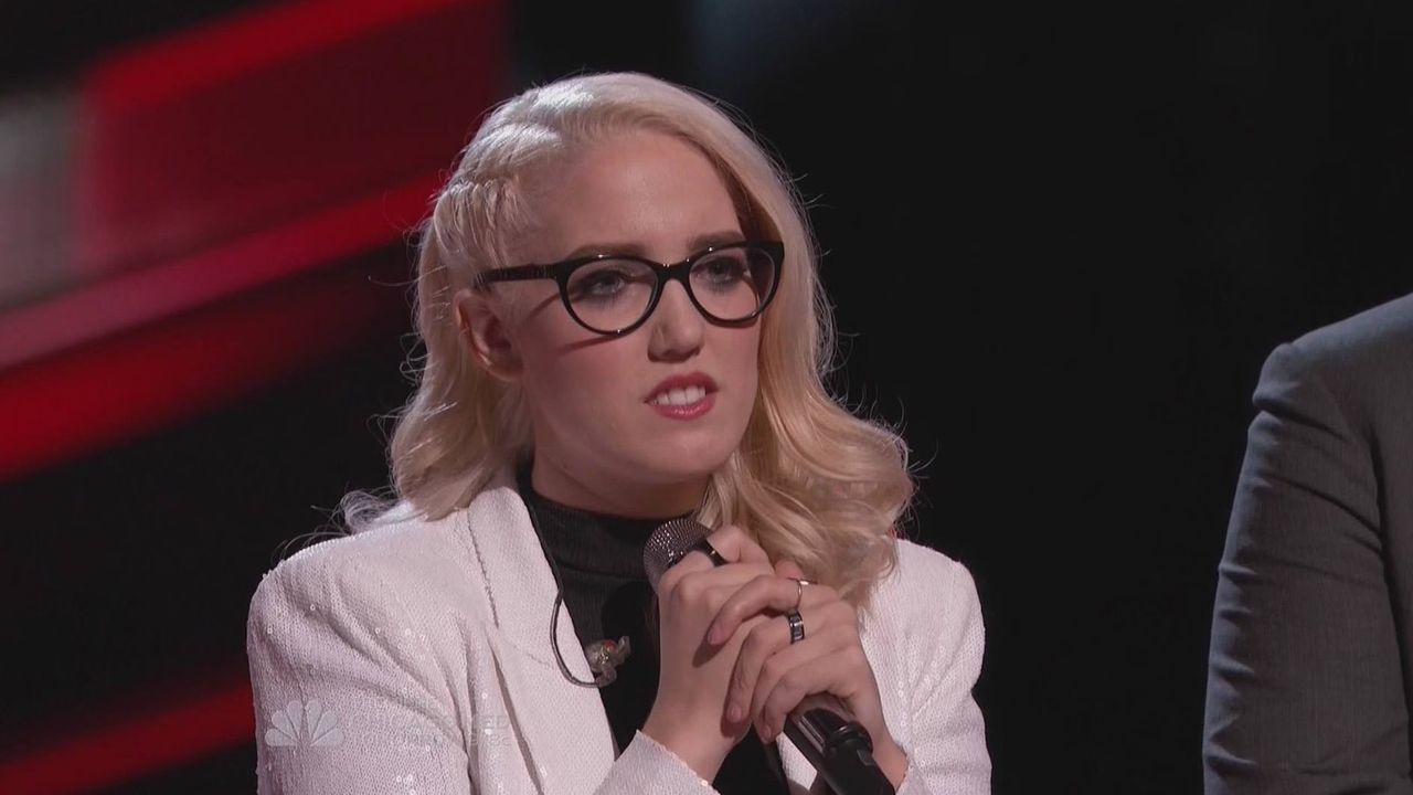 Korin Bukowski sings 'Titanium' on The Voice