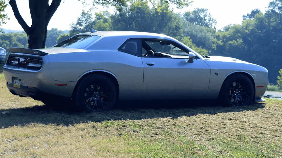 Crazed Car Enthusiast Tackles 2015 Dodge Challenger Hellcat (VIDEO)