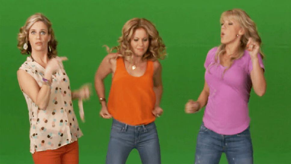 'Fuller House' Stars WhipNae Nae, Because Why Not (VIDEO)