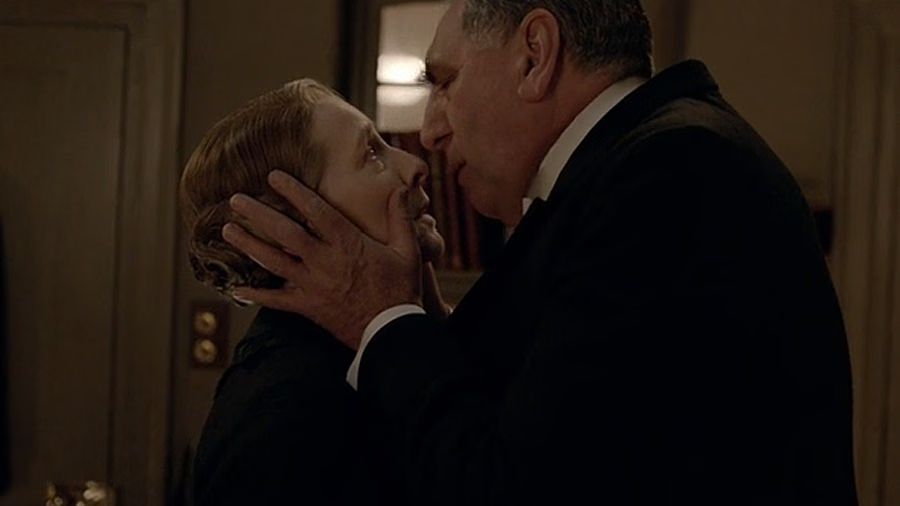 Downton Abbey - Hughes and Carson kiss