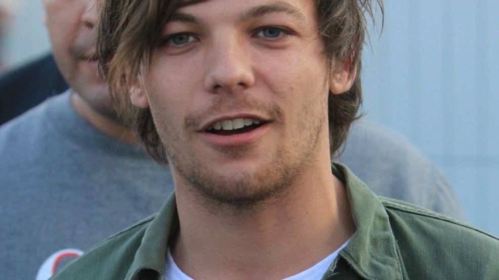 Louis Tomlinson Confirms Birth of Son 'I'm Very Happy!!'