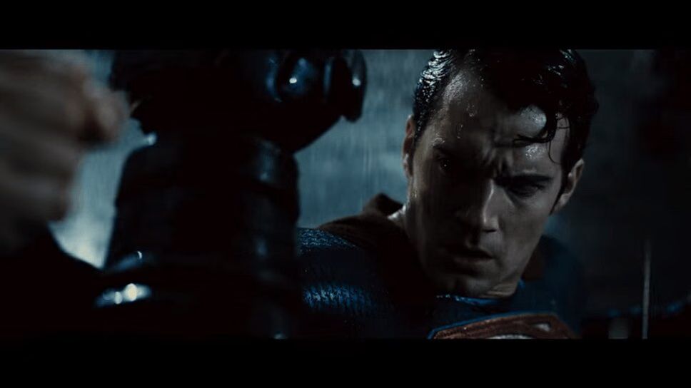 'Batman v Superman Dawn of Justice' Final Trailer Released (VIDEO)