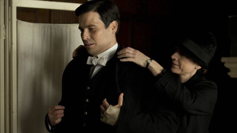 'Downton Abbey' Season 6 Episode 6 Review Is a Love Triangle In the Works