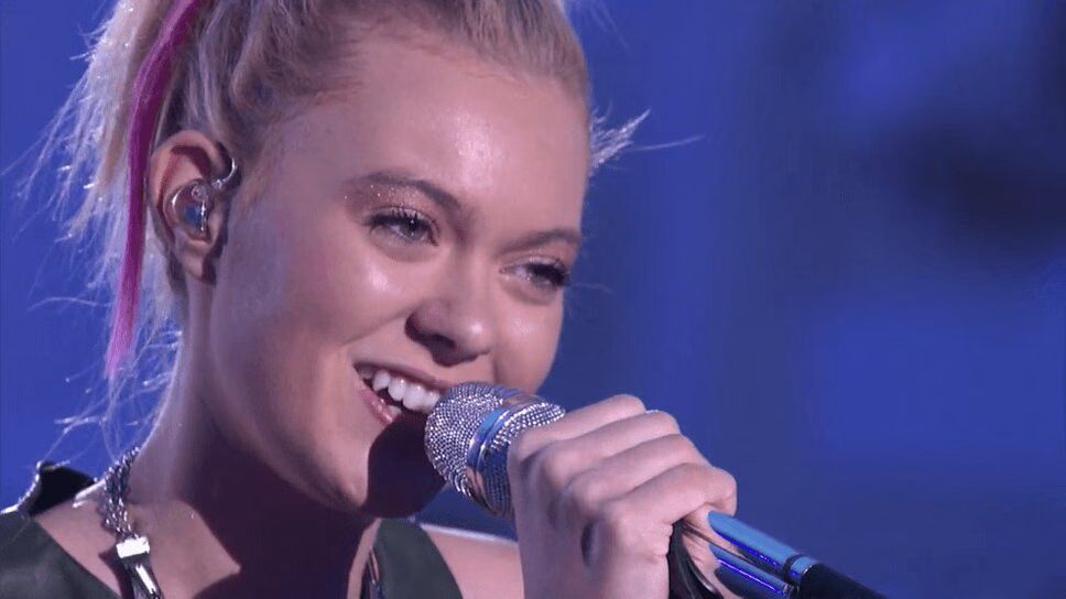 Olivia Rox Earns Standing Ovation With 'Confident' on American Idol 2016 (VIDEO)