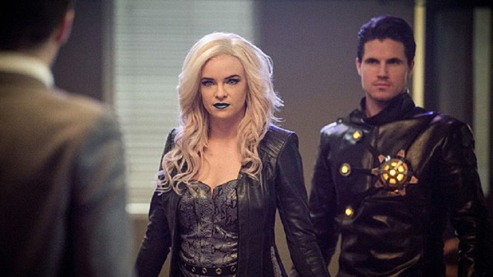 The Flash - Recap and Review - Season 2 Episode 13 - Welcome to Earth-2