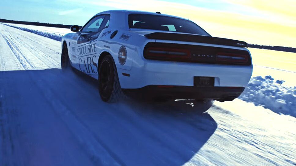 Dodge Challenger Hellcat Sets World Record On Ice (VIDEO)