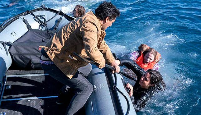 'Fear the Walking Dead' Season 2 Premiere Review Dull 'Monster' Finds Characters Issues Galore