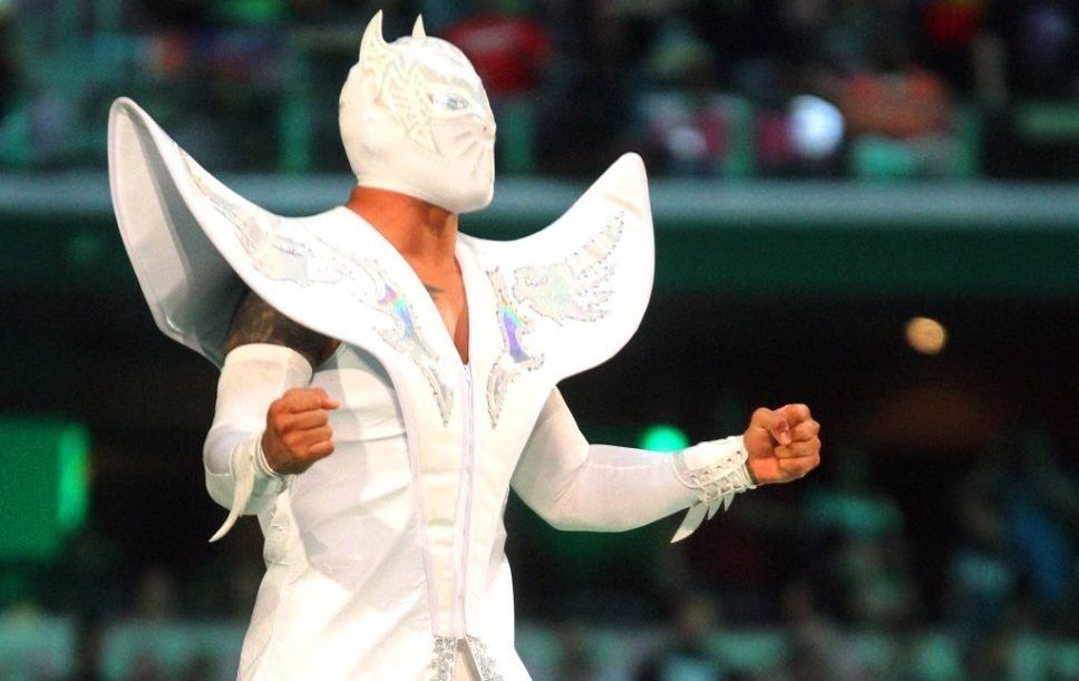 Sin Cara Twitter feud with restaurant