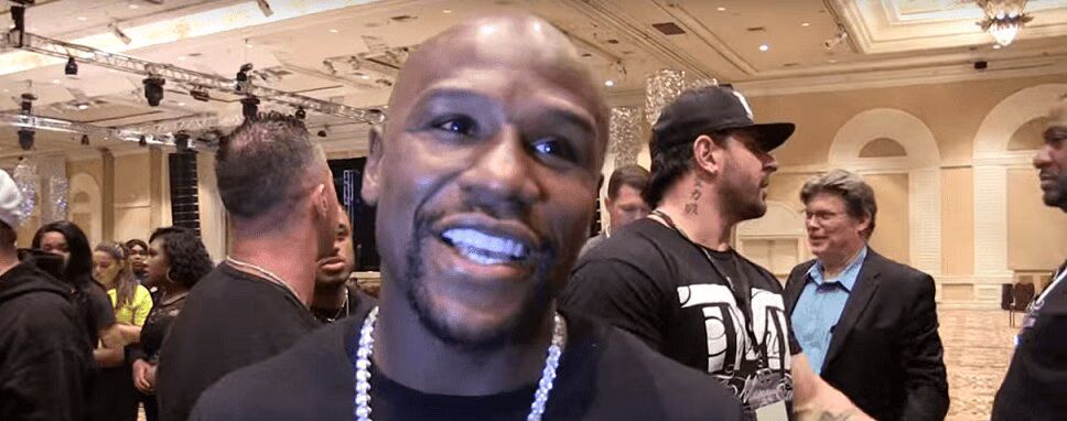Floyd Mayweather Wants UFC Star Jon Jones In His Camp (VIDEO)
