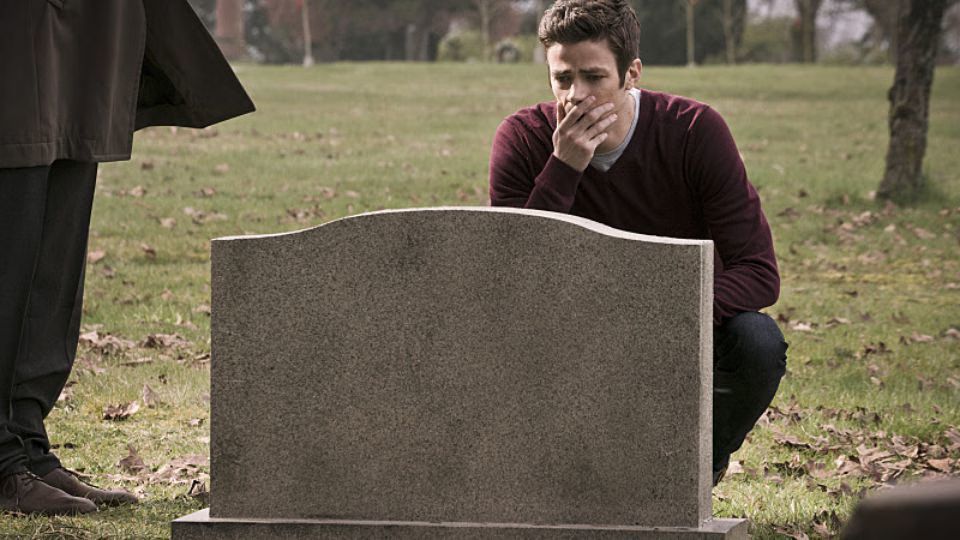 The Flash - Season 2 Episode 21 - The Runaway Dinosaur
