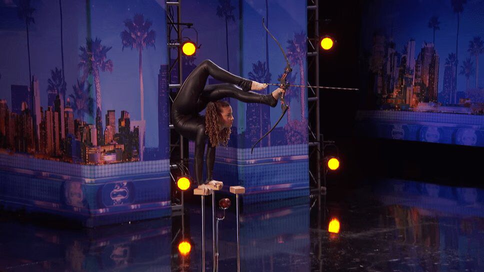 Real-Life Catwoman Fires Bow With Feet on America's Got Talent 2016 (VIDEO)