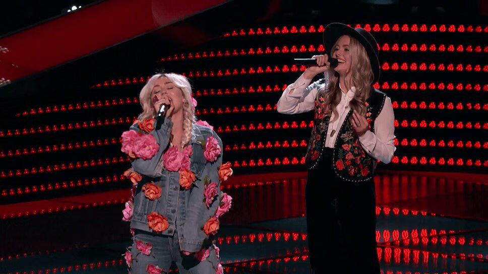 Miley Cyrus Sings 'Jolene' With Contestant Darby Walker on The Voice 11 (VIDEO)