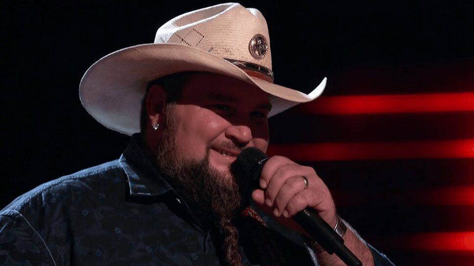 Ex-American Idol Contestant Sundance Head Stuns on The Voice 11 (VIDEO)