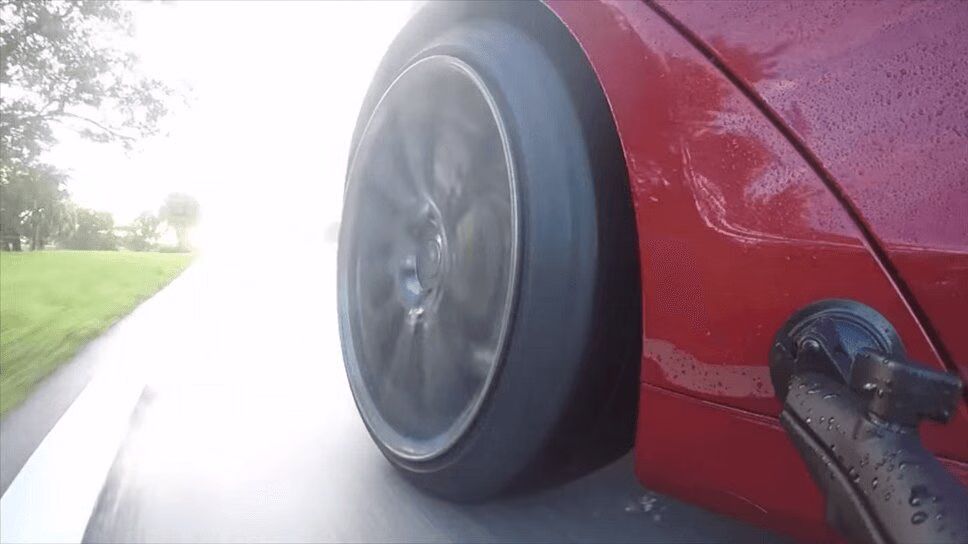 Tesla Model S P100D Can Apparently Go 0-60 In 2.7 Seconds -- In the Rain! (VIDEO)
