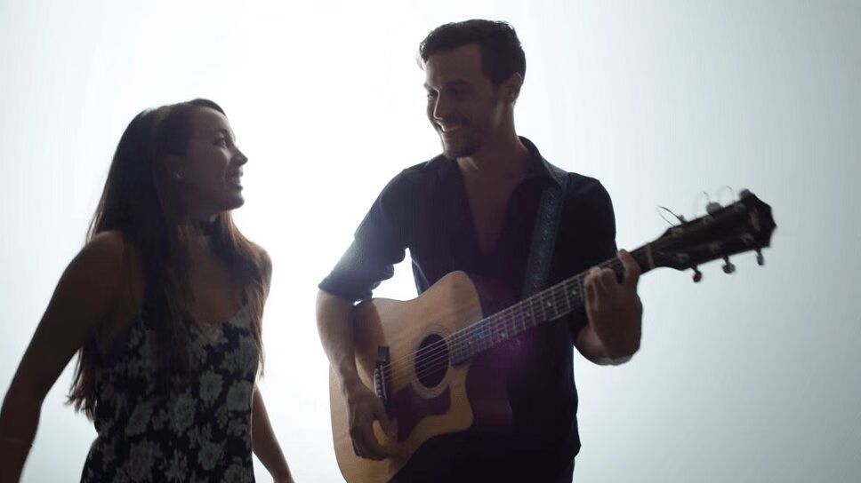 'X Factor USA' Winners Alex & Sierra Release 'Animals' Music Video