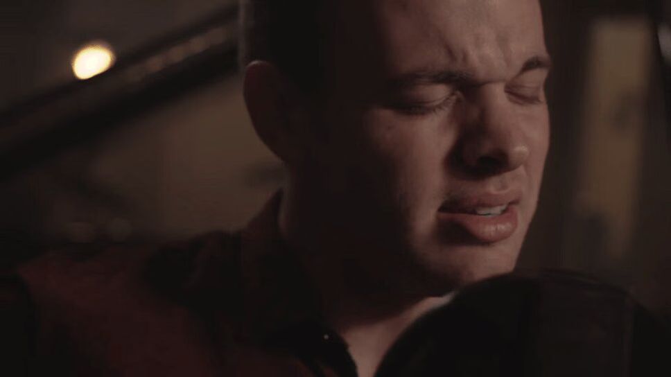 'American Idol' Star Clark Beckham Stuns With 'Christmas Time Is Here' (VIDEO)
