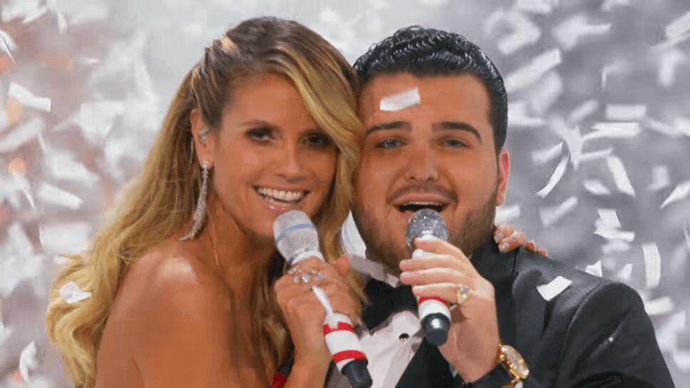 Heidi Klum and Sal Valentinetti Sing 'Santa Baby' on America's Got Talent Holiday Special (VIDEO)